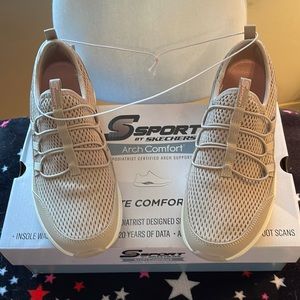 NWT S SPORTS By Skechers